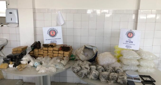 Polícia encontra 5 mil porções de droga enterradas em Simões Filho
