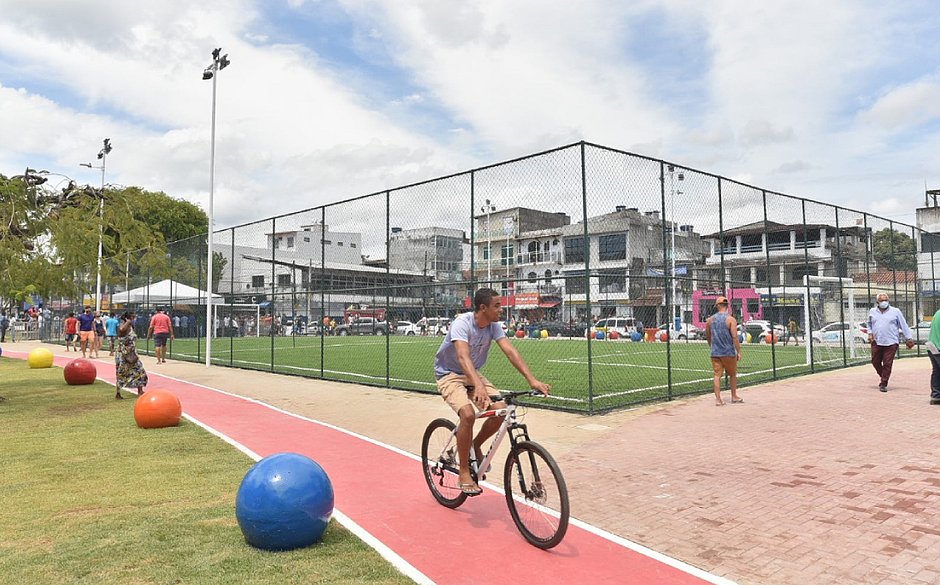 Prefeitura entrega Praça da Revolução em Periperi, porém com obras inacabadas