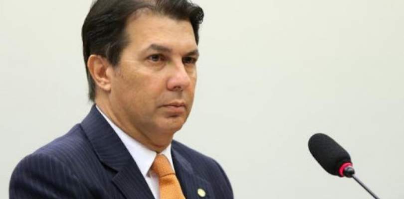 Arthur Maia defende compra de vacina diretamente por prefeitura e empresas.