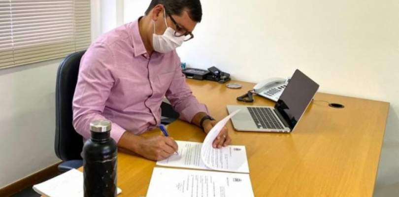 Vereador Claudio Tinoco ( DEMOCRATAS) quer tornar educação atividade essencial em Salvador; APLB critica