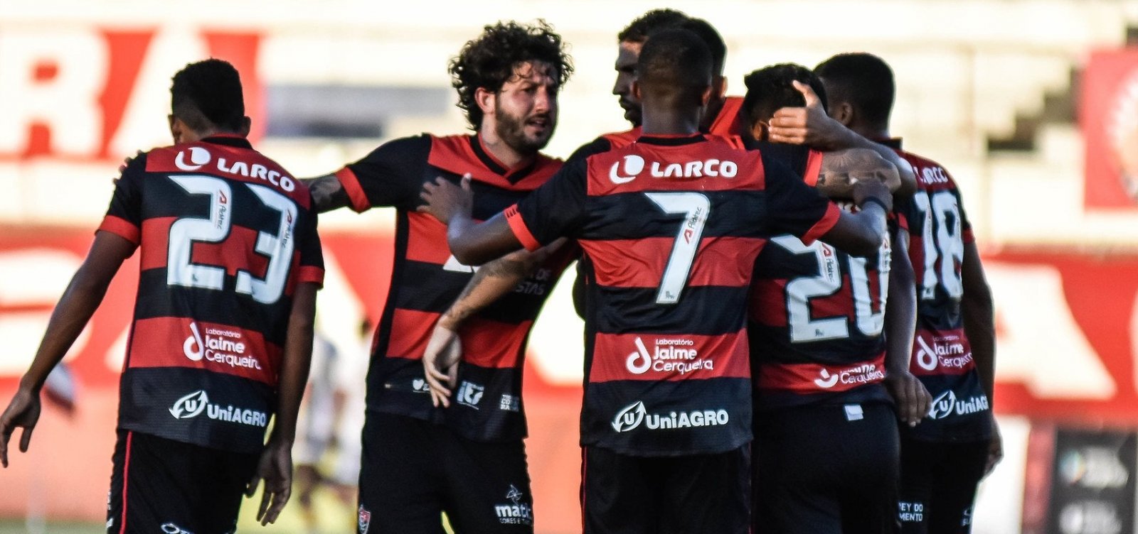 Vitória bate o Santa Cruz por 2 a 0 na estreia do Nordestão 2021