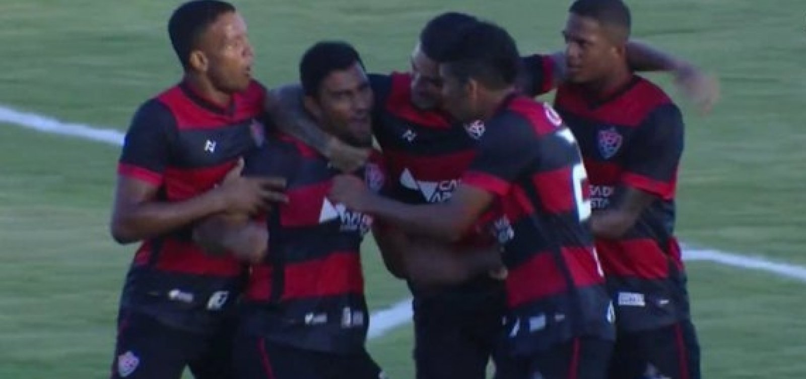 Vitória vence o Atlético de Alagoinhas de virada e lidera o Baianão