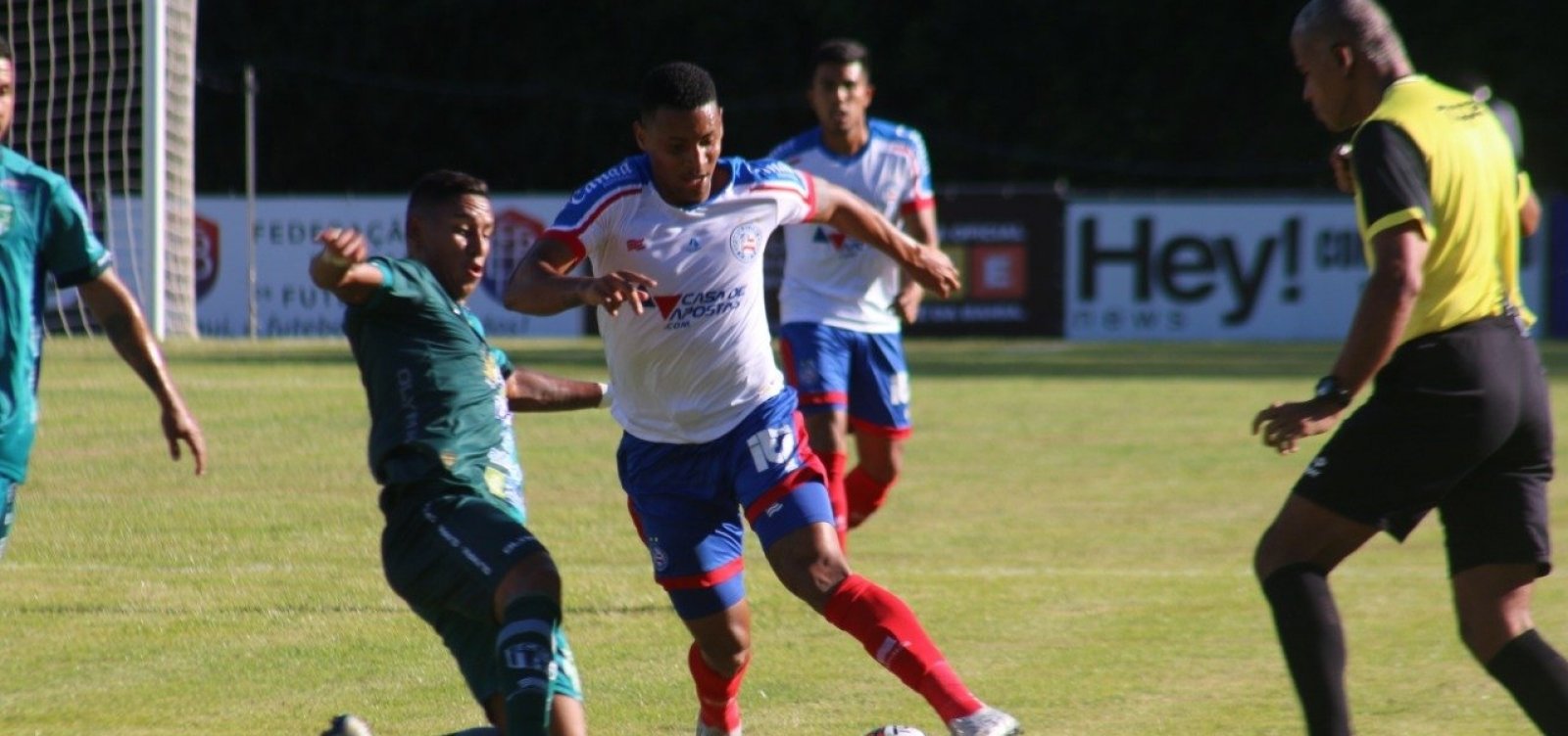 Bahia e Vitória da Conquista empatam em 0 a 0 pelo Baianão