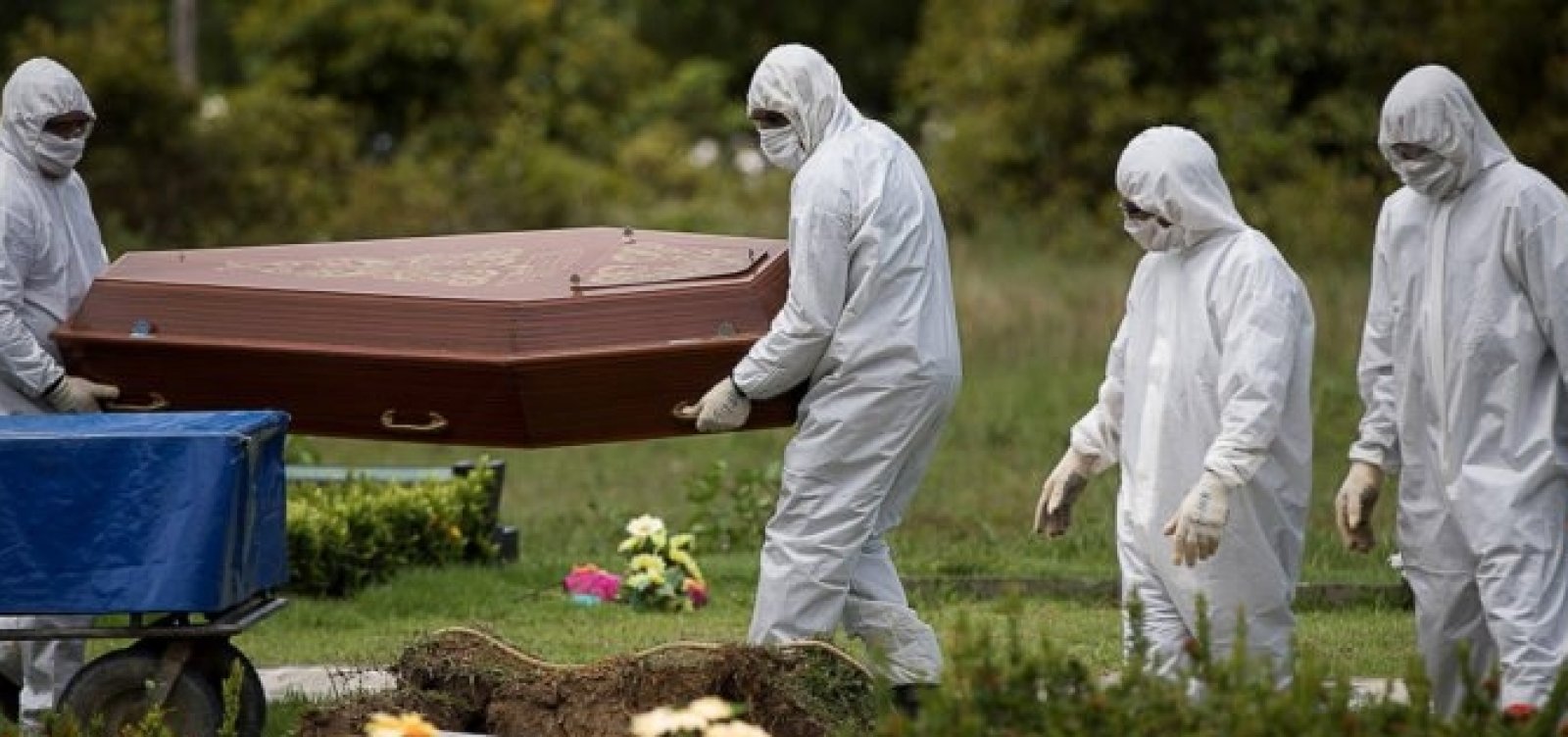 Na contramão do mundo, Brasil tem maior alta de mortes por Covid-19