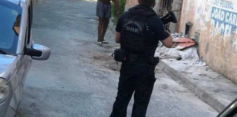Ex-policial é preso na Boca do Rio durante operação de combate ao tráfico de drogas