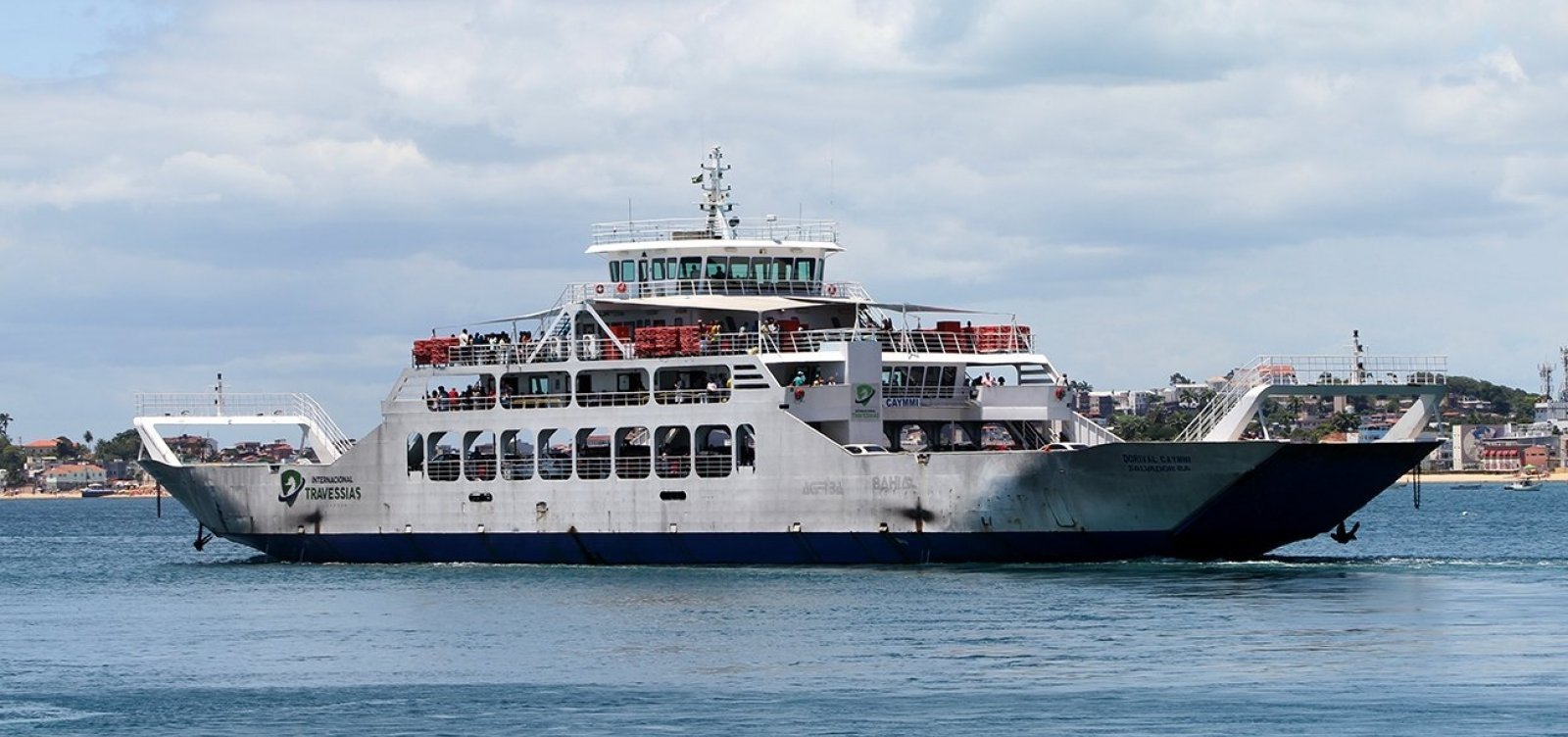 Com horário reduzido, travessias de ferry e lanchas voltam a operar em Salvador