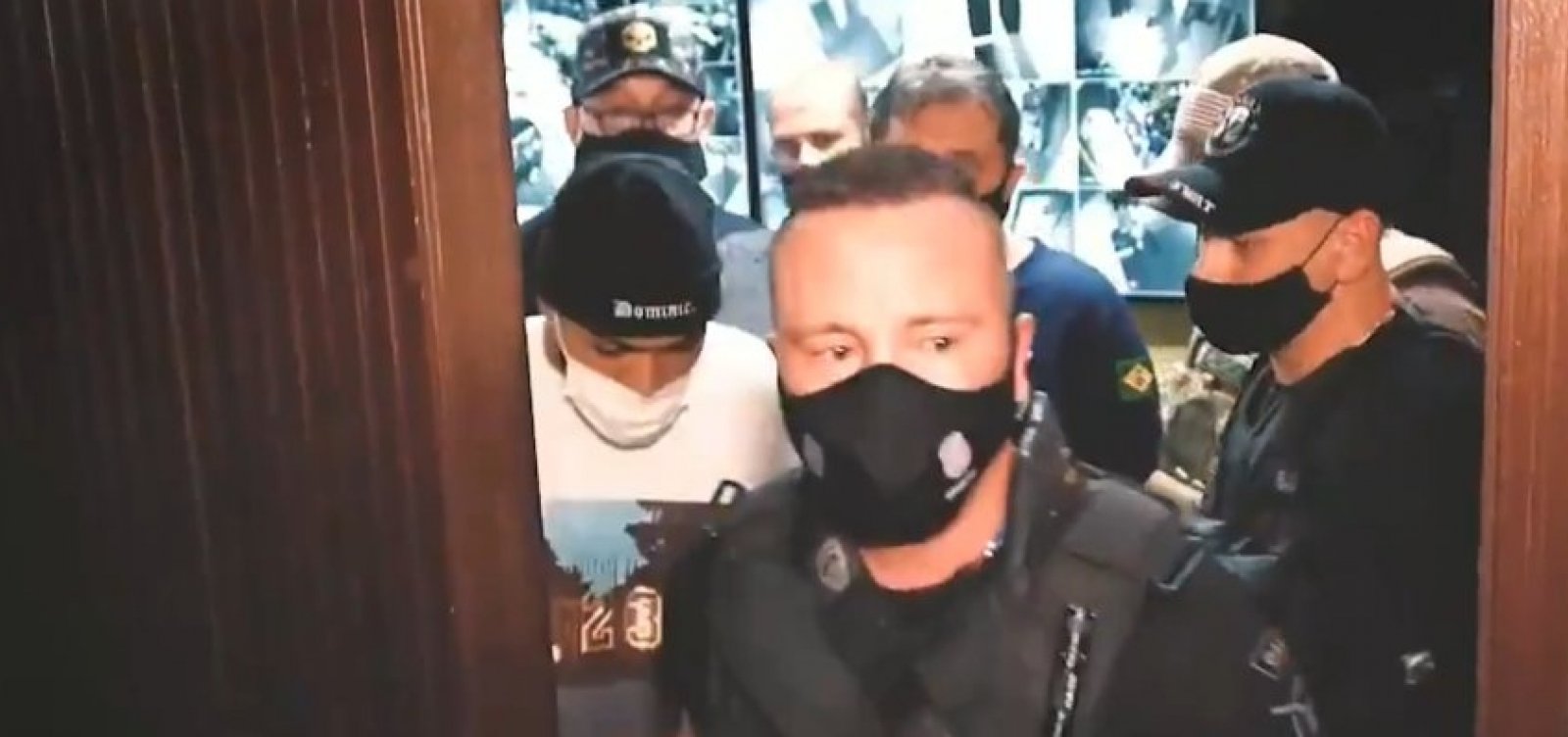 Polícia flagra Gabigol e MC Gui em cassino com 200 pessoas em São Paulo