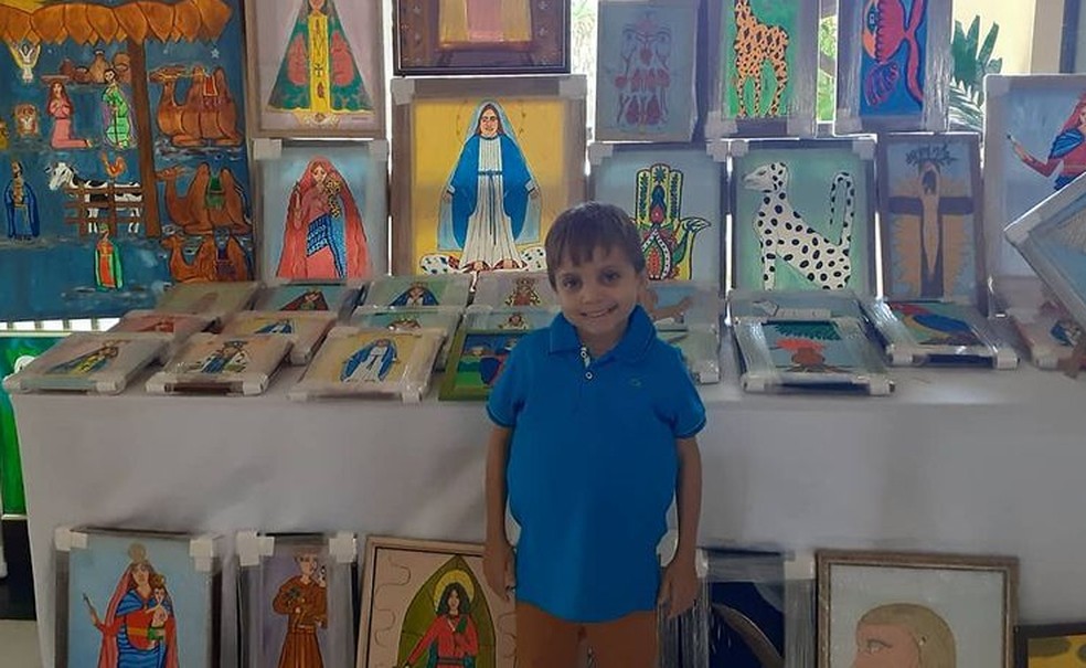 Garoto que pintava quadro para pagar tratamento médico na BA morre por complicações da Covid-19; artistas lamentam