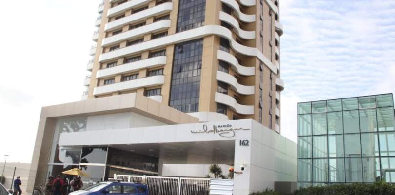 Teleférico despenca e deixa sete vítimas em prédio de luxo no Corredor da Vitória