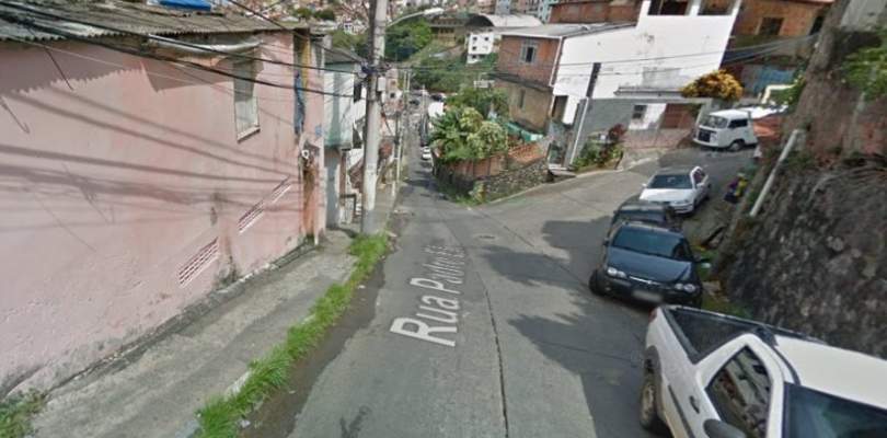Confronto entre policiais militares e grupo armado no Acupe de Brotas deixa um suspeito morto