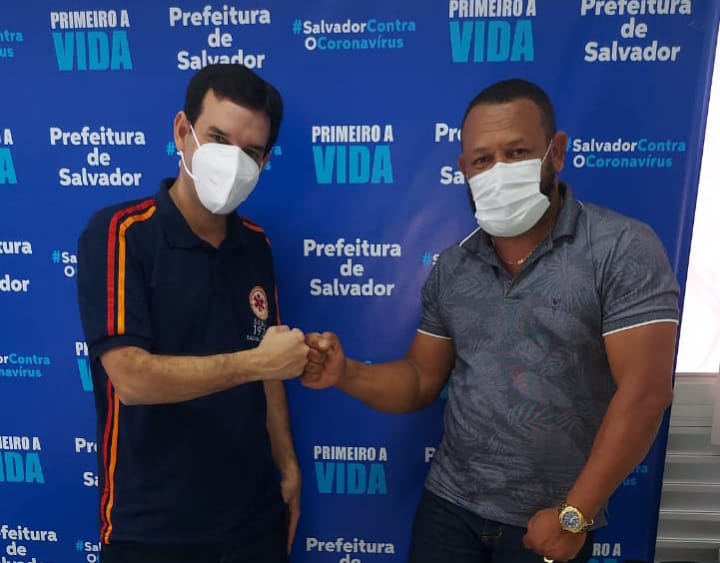 Vereador de Lauro de Freitas, Juca, visita Secretário de Saúde Léo Prates
