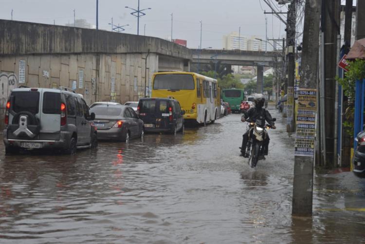 Frente fria causará chuvas e trovoadas em Salvador a partir de quinta