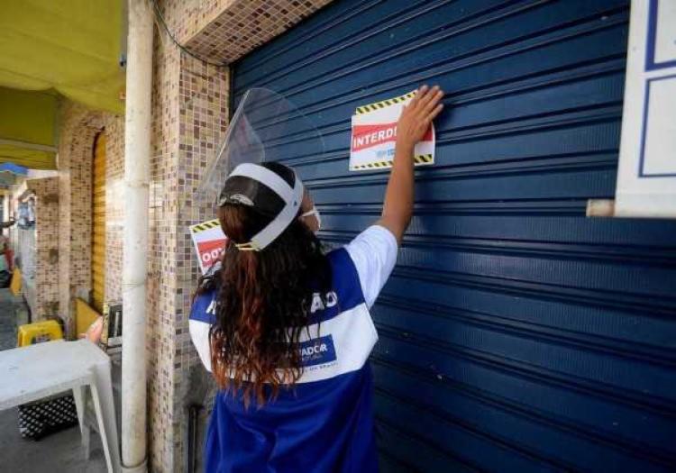 Fim de semana: 13 estabelecimentos são notificados e três interditados em Salvador