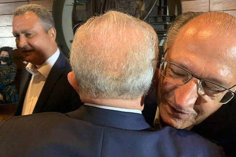 Rui vai a jantar que reúne Lula e Alckmin em São Paulo e prega união para reconstruir Brasil