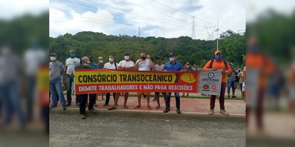 Trabalhadores deflagram greve e anunciam ato em obra do BRT