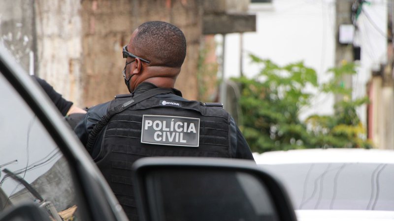 Mulher é presa suspeita de matar companheiro em Simões Filhos