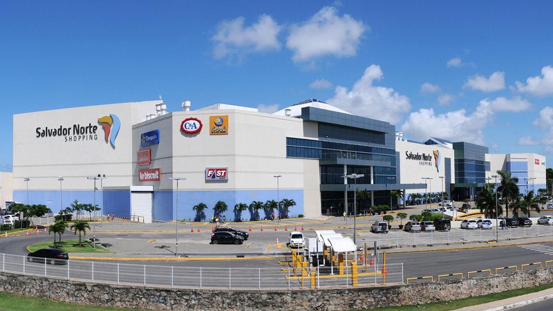 Confusão entre clientes causa correria em shopping de Salvador