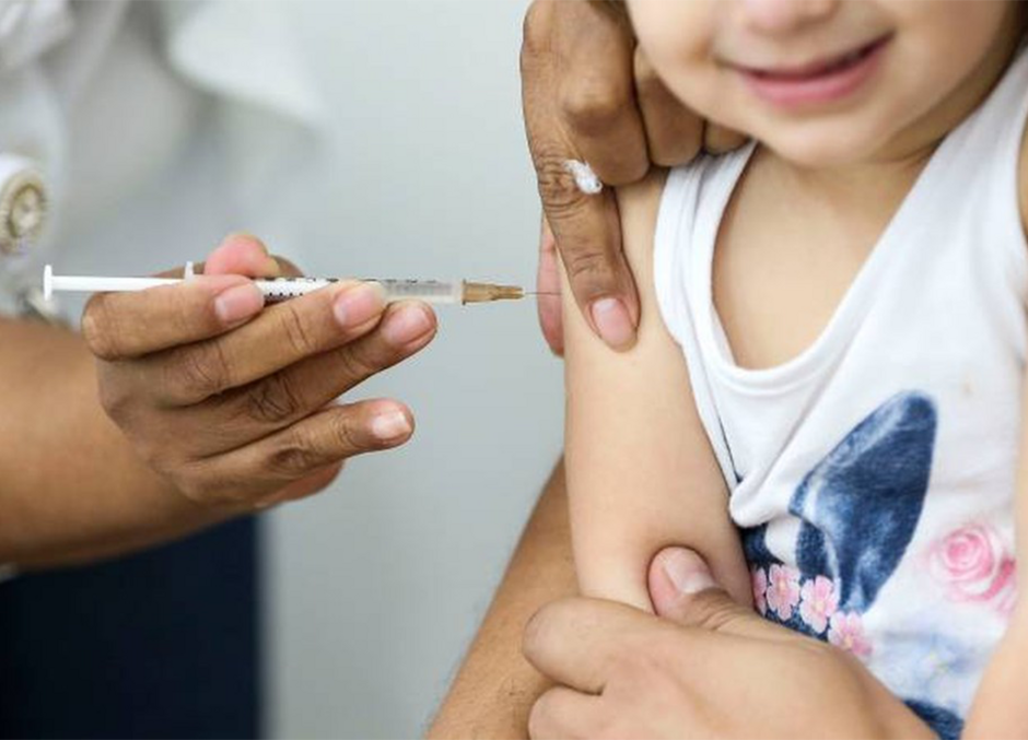 Ministério da Saúde atrasa entrega de doses de vacina para crianças da Bahia