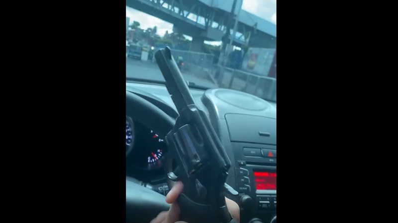 Homem sem uma das pernas é preso após assaltar mulher de PM