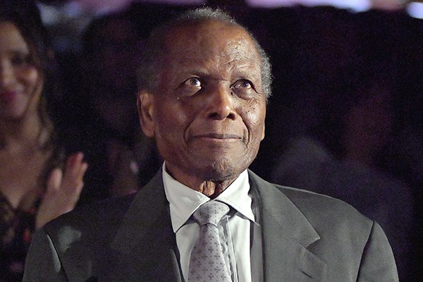 Sidney Poitier, primeiro negro a vencer o Oscar de Melhor Ator, morre aos 94 anos