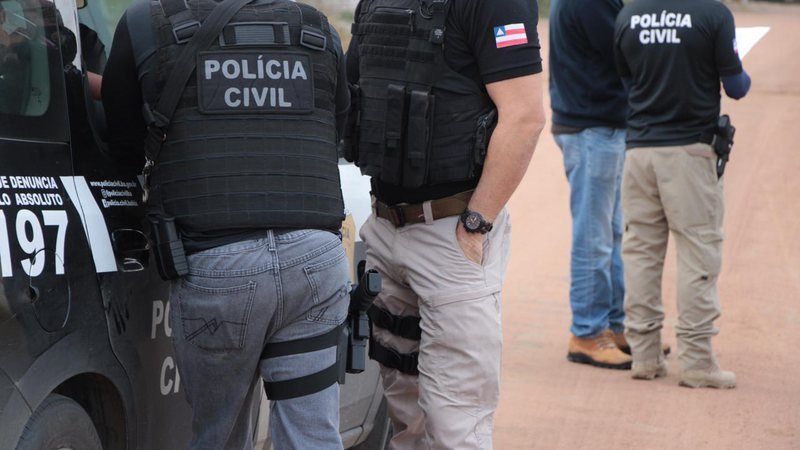 Policiais civis paralisam atividades em toda a Bahia￼