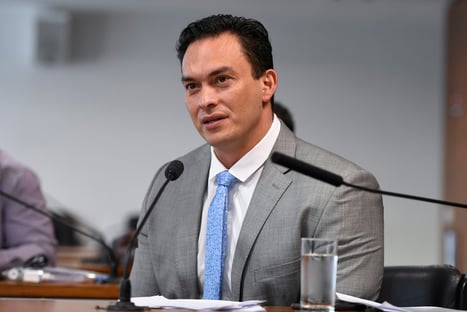 “Não, meu caro Flávio, quem soltou Lula foi Jair Bolsonaro”