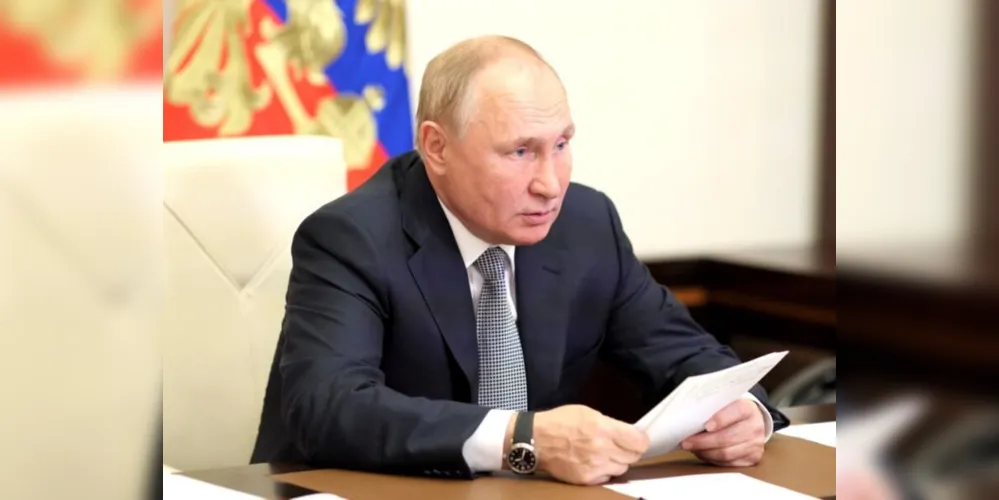 Putin anuncia retirada de parte das tropas em torno da Ucrânia