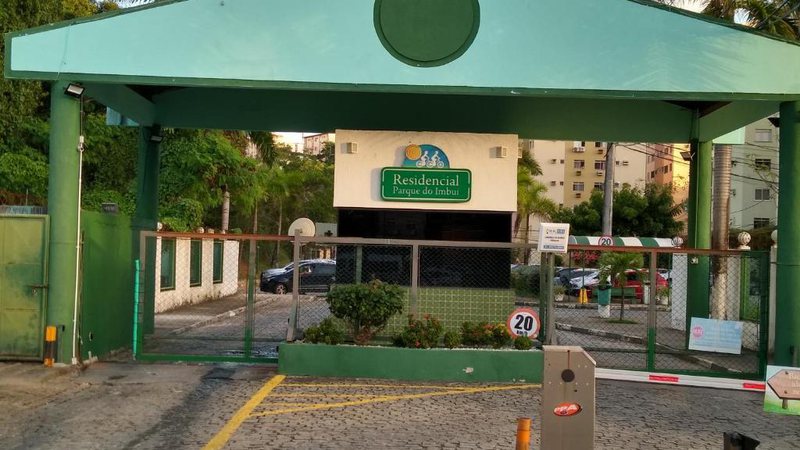 Idosa morre após cair do 7º andar de prédio no Imbuí￼