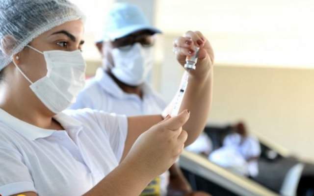 Apesar dos casos controlados, máscara de proteção é imprescindível em duas situações; confira