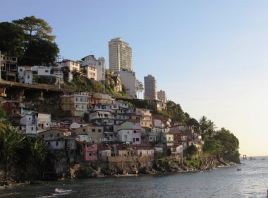 Bandidos apontam armas a motoristas próximo da residência de Ivete Sangalo