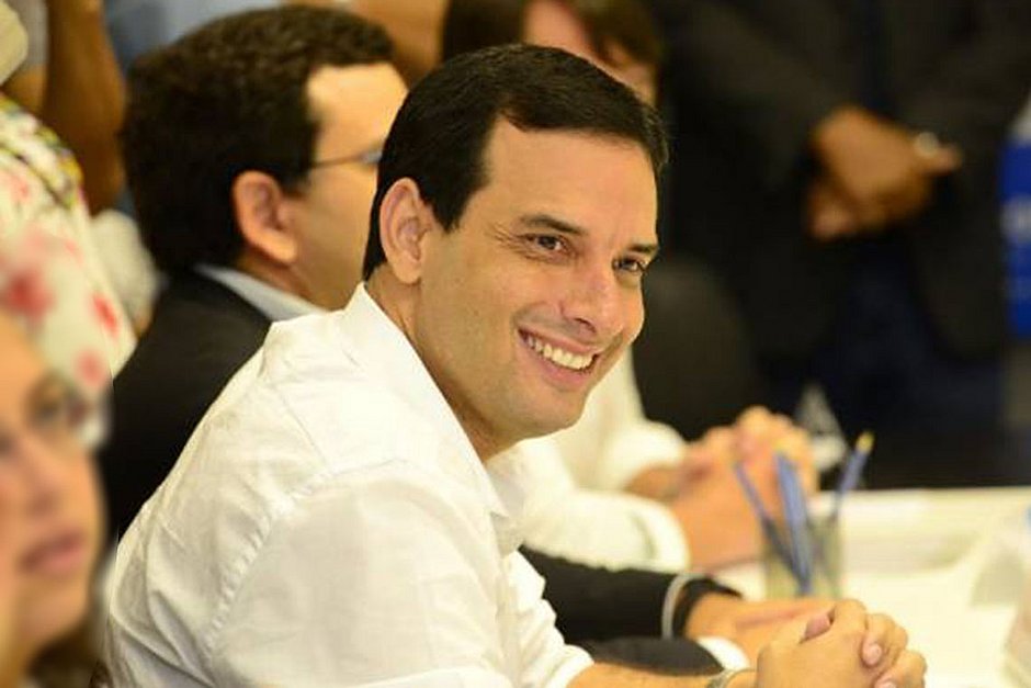 Leo Prates defende a aquisição de vacinas contra a Covid-19 pelo setor privado