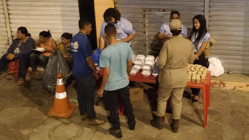 Vitória da Conquista: ação social da Polícia Militar homenageia mães em situação de vulnerabilidade