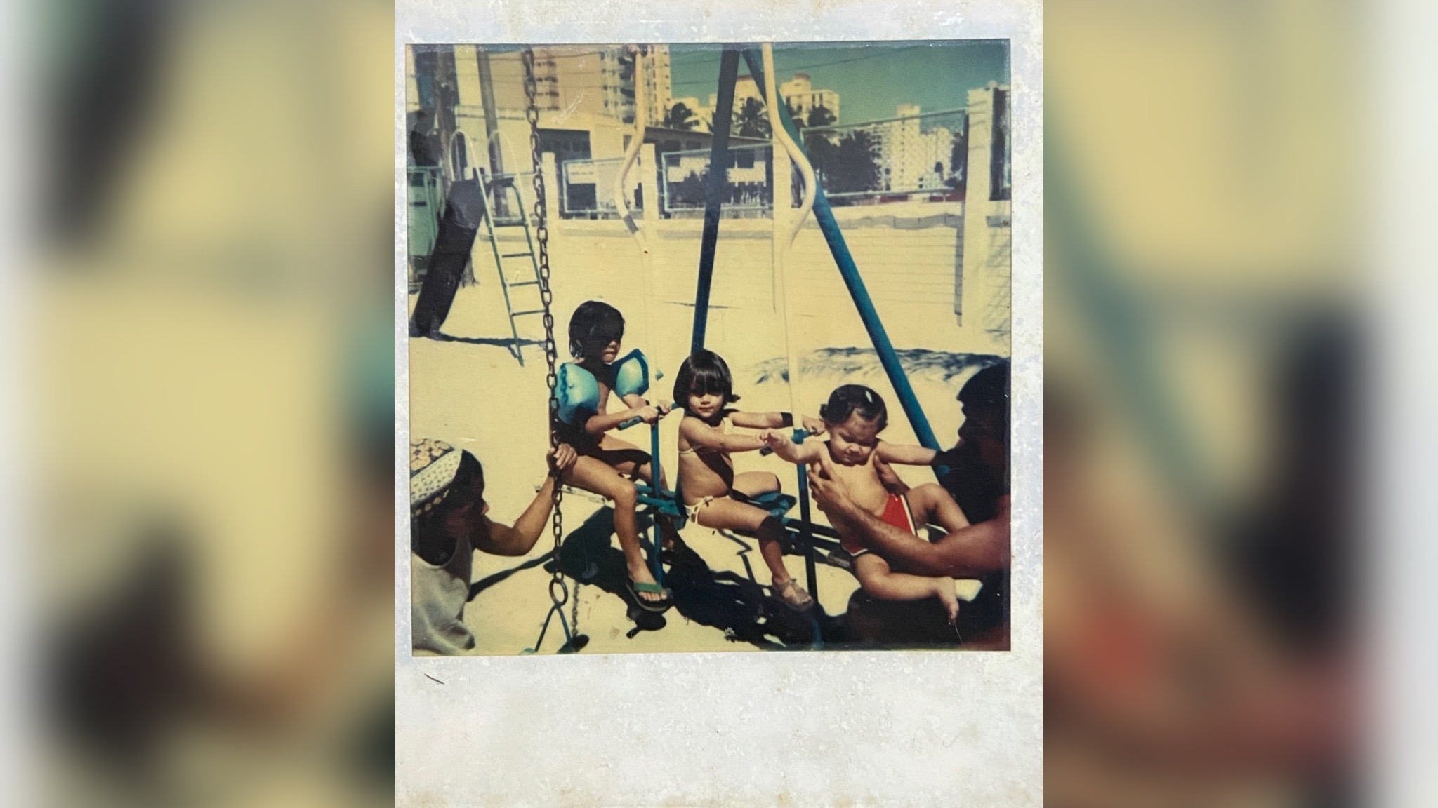 “Sou feita de cicatrizes e gratidão” | Praia e ASBAC – Por Fabi Costa