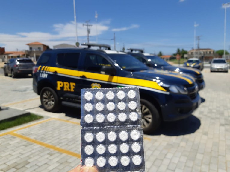 Caminhoneiro é flagrado com comprimidos de rebite na BR-116, em Jequié