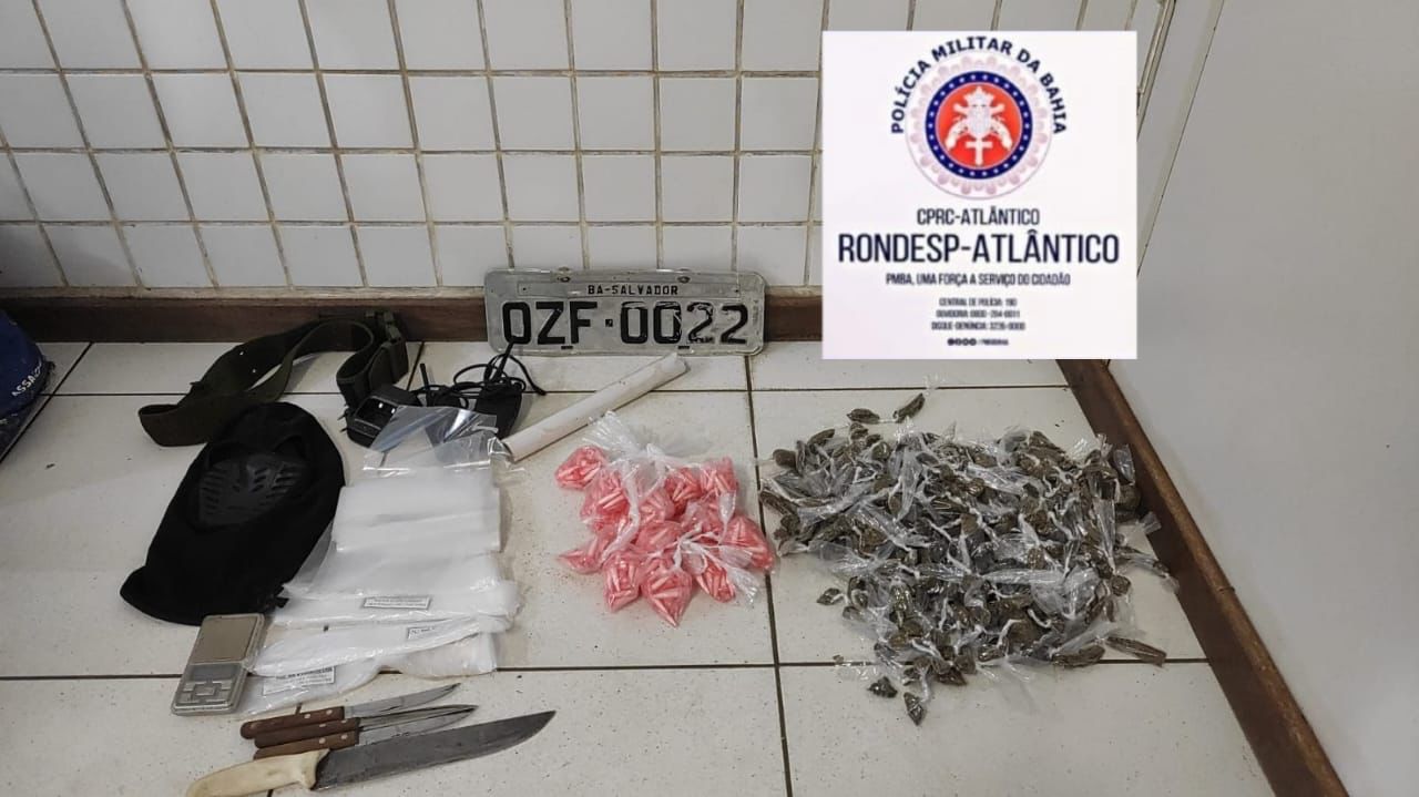Rádios comunicadores e drogas são apreendidos no bairro da Boca do Rio, em Salvador