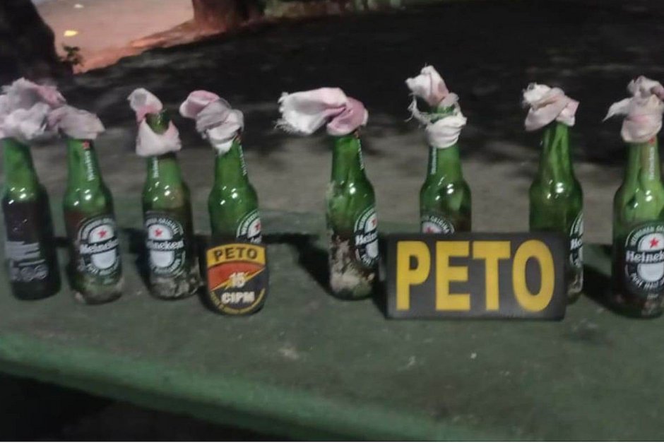 Coquetéis molotov são apreendidos no bairro de Itapuã, em Salvador