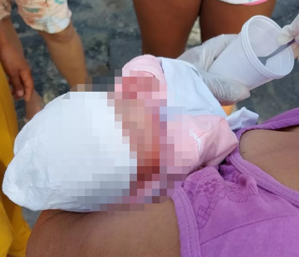 Bebê é encontrado dentro de lixeira no Nordeste de Amaralina, em Salvador