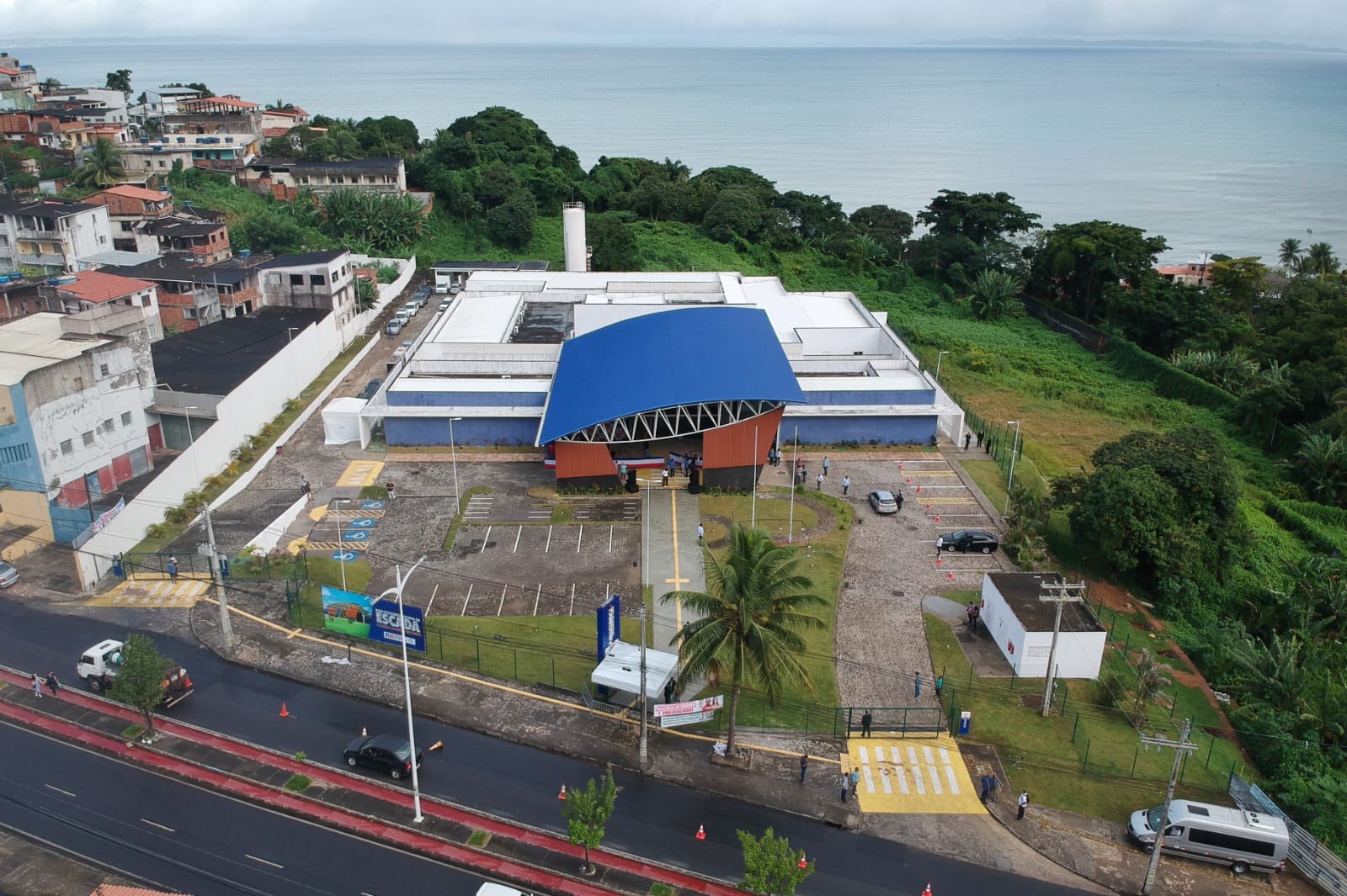 Governo do Estado inaugura policlínica no subúrbio ferroviário