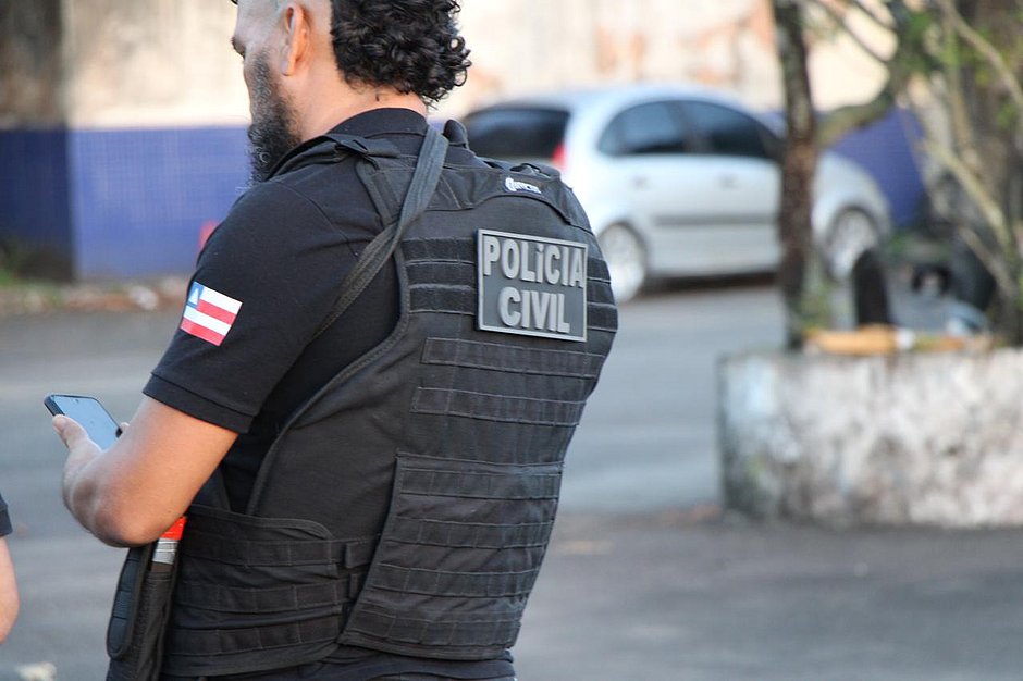 Homem suspeito de roubo a bares e restaurantes na Pituba é preso pela Polícia