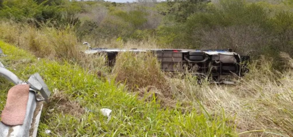 Acidente no sudoeste da Bahia deixa ao menos 17 pessoas feridas