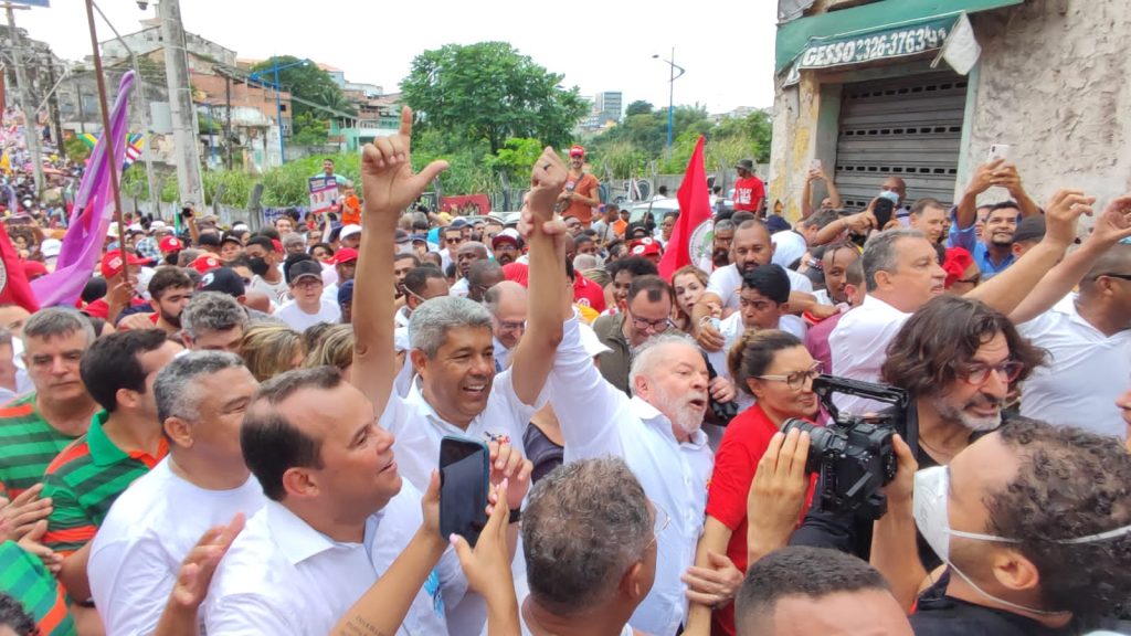 Lula participa de cortejo do 2 de julho
