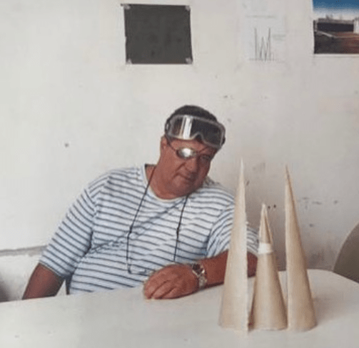 Escultor responsável por obras como os Orixás Flutuantes do Dique do Tororó morre aos 77 anos em Salvador