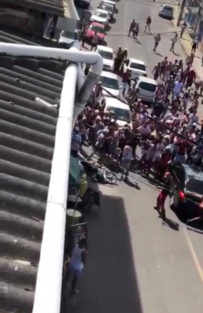 Homem é agredido por integrantes de torcida organizada do Vitória