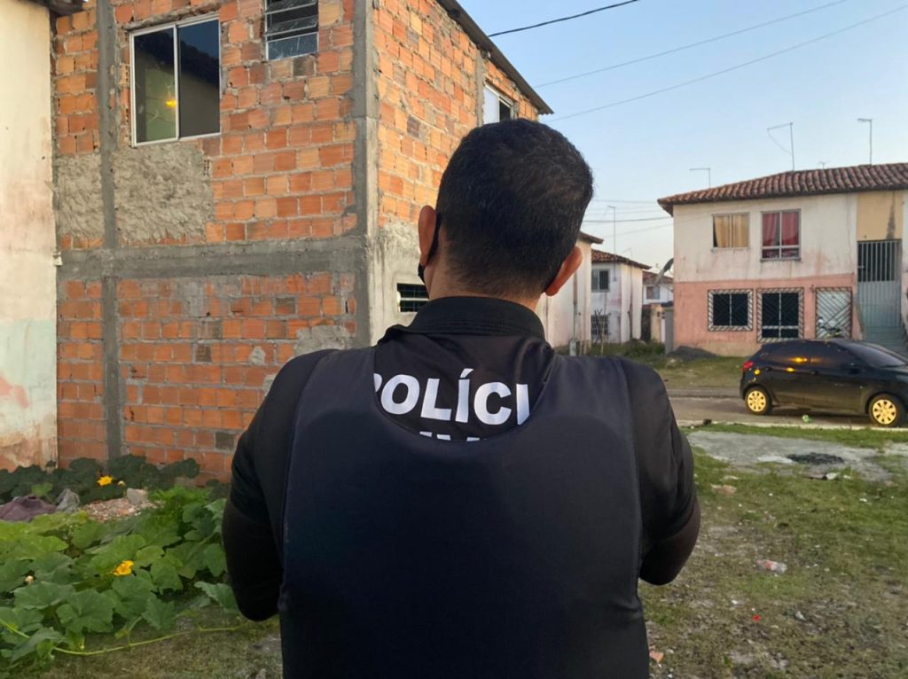 Polícia prende homem em flagrante que agrediu a companheira