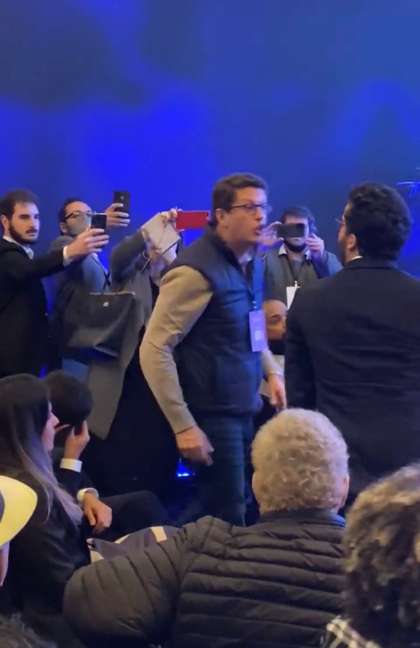 “Bate-boca” entre Ricardo Sales e André Janones movimentam os bastidores da TV Bandeirantes antes do debate; veja vídeo