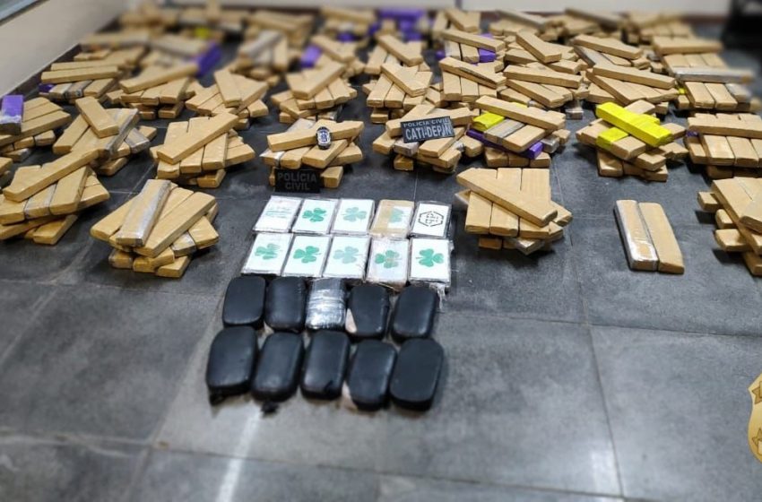 Homem é preso com 420 quilos de drogas dentro de ônibus, em Feira de Santana