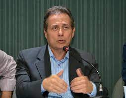 O vereador Maurício Trindade sugere criação do Hospital do Homem