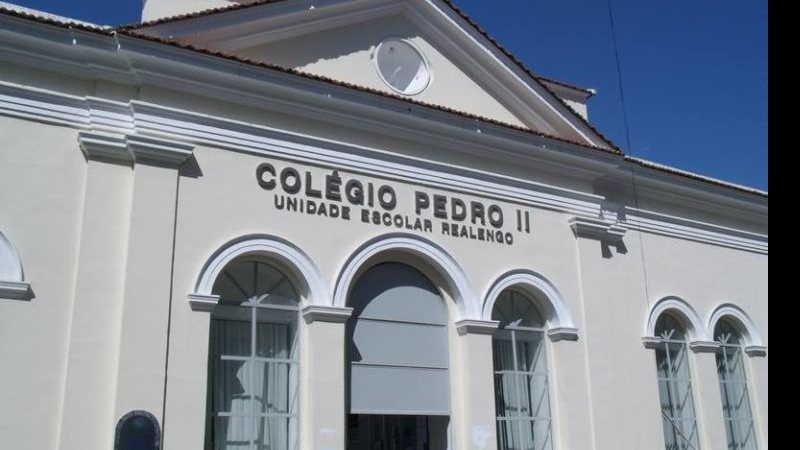 Polícia investiga suposta prática de sexo grupal entre alunos em escola
