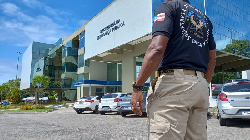 Policiais foragidos suspeitos de integrar quadrilha se apresentam à Corregedoria