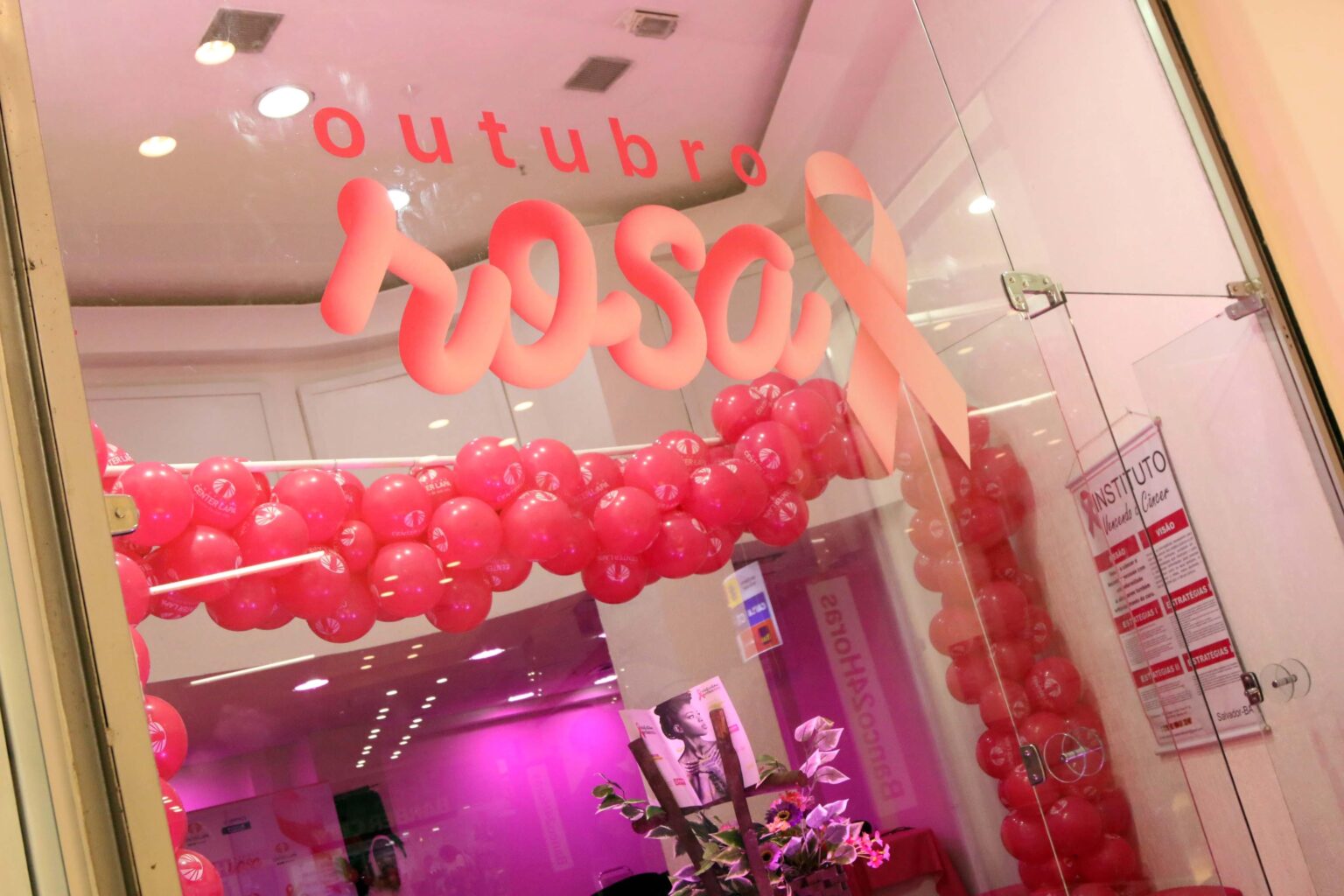 Saúde promove ações do Outubro Rosa em shoppings de Salvador